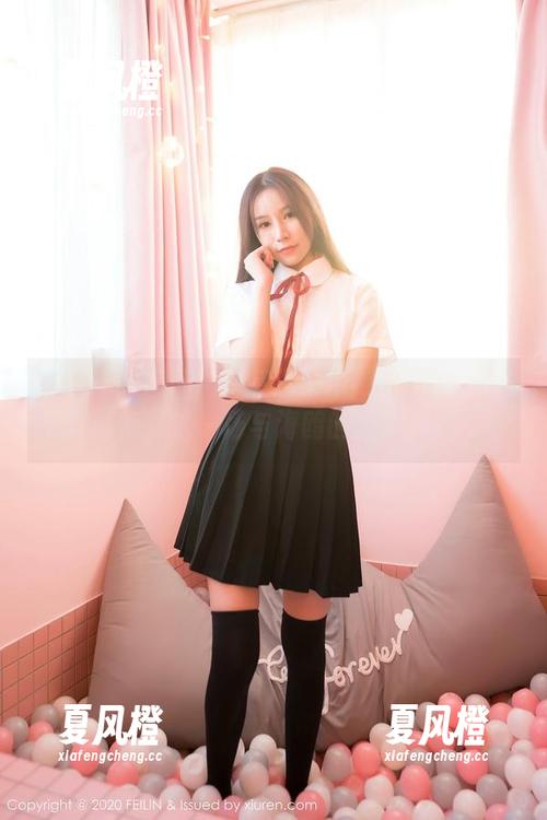 Feilin嗲囡囡-程慧娴Phoebe Feilin嗲囡囡 - 程慧娴Phoebe海边精选写真集,来一场与海鸥的无声对话!
