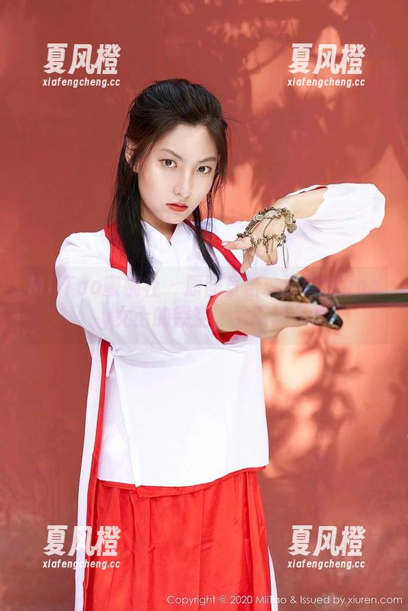 MiiTao蜜桃社-静香Mandy MiiTao蜜桃社 - 原图直击:静香Mandy女士的镂空,太眼熟了