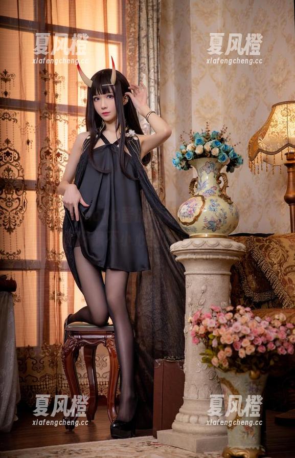 Tomoyo酱 哎呀,Tomoyo酱的高清写真,绫波丽衣服好像不小心被风吹乱了!