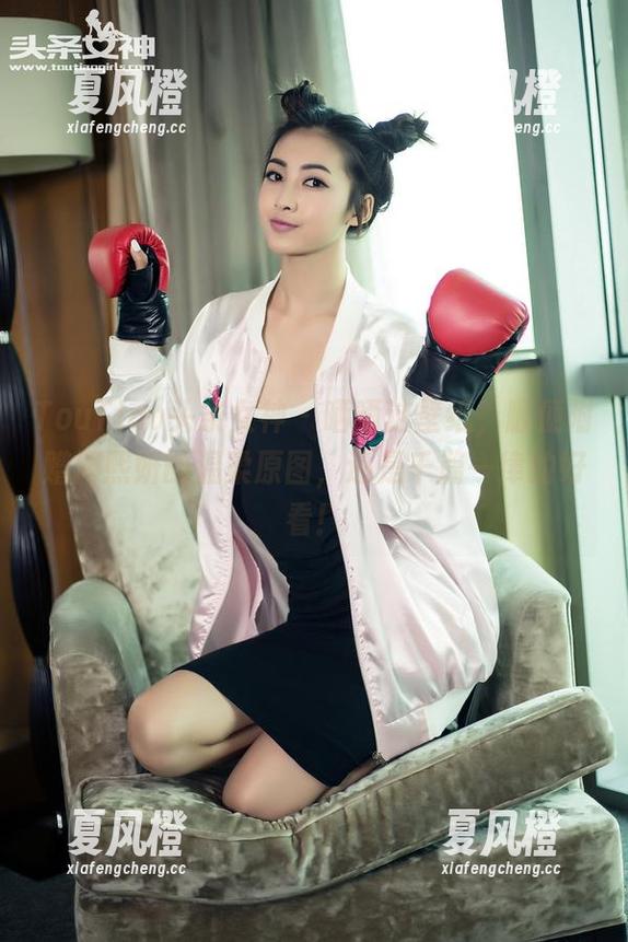 TouTiao头条女神-周熙妍 TouTiao头条女神 - 晒晒这壁纸,顺便附赠周熙妍的温柔原图,还是千篇一律的好看!