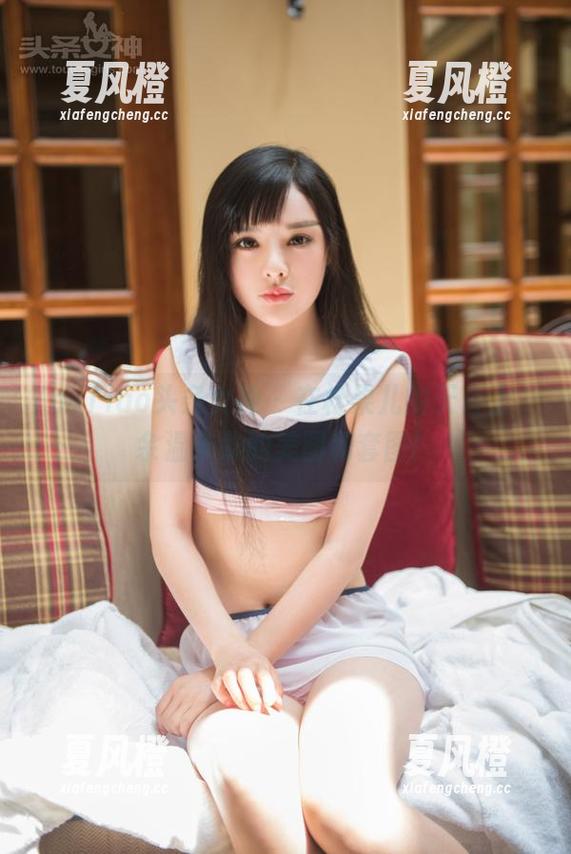 TouTiao头条女神-松果儿 TouTiao头条女神 - 在松果儿的天台上,余温未散的美图和套图!
