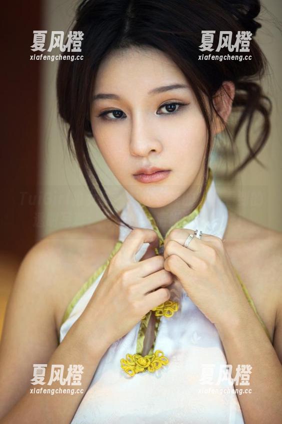 TuiGirl推女郎-王馨瑶 TuiGirl推女郎 - 从王馨瑶的眼镜看到的透明写真:有时候,清晰尚未必好!