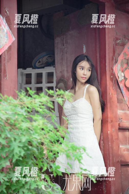 UGirls尤果网-尹凌儿 UGirls尤果网 - 原图与其说是白色写真,不如说是“尹凌儿变色龙式”偶遇。