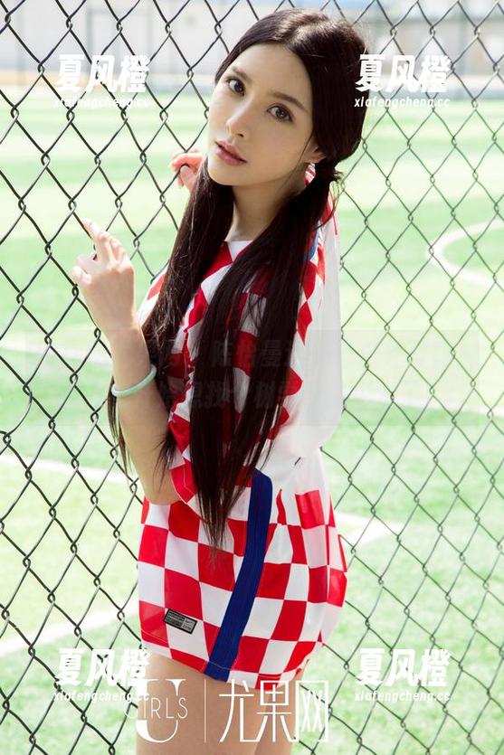 UGirls尤果网-陈怡曼 UGirls尤果网 - 陈怡曼这一套户外写真,我竟然开始想找个树学习隐形术了!