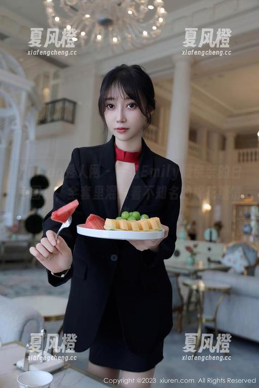 Xiuren秀人网-Emily顾奈奈 Xiuren秀人网 - 一组Emily顾奈奈的白色图集,全套里混杂着不知名的棉花糖情绪。