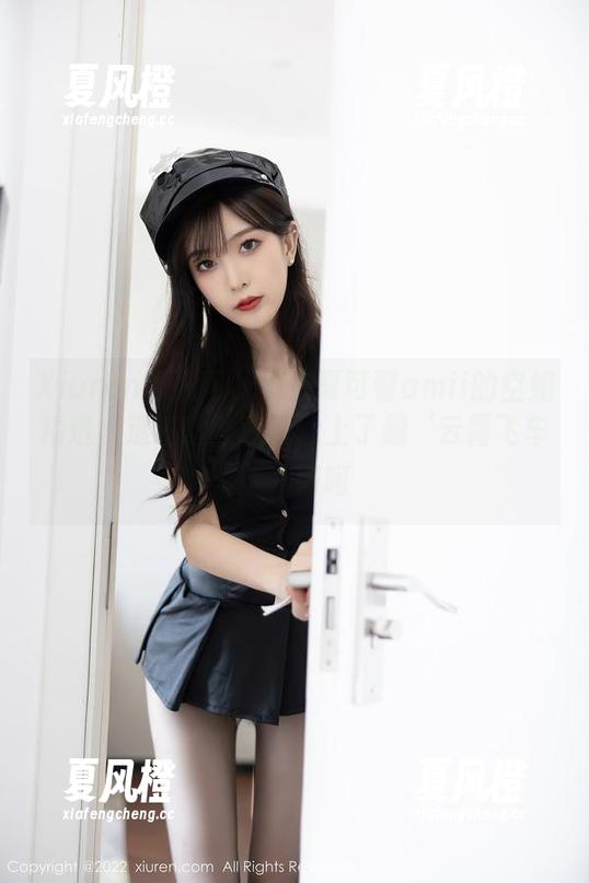 Xiuren秀人网-夏可馨amii Xiuren秀人网 - 戳进夏可馨amii的空姐精选,透过这些图就像上了趟‘云霄飞车’,呵呵