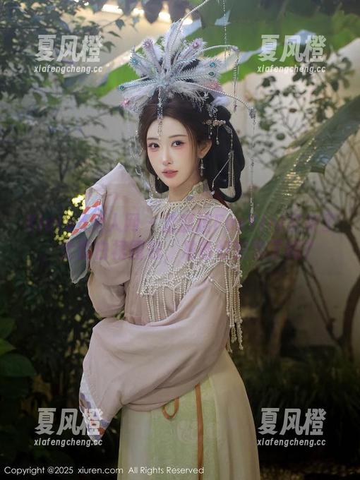 Xiuren秀人网-孟狐狸FoxYini Xiuren秀人网 - 孟狐狸FoxYini又来了,全套白裙图包,准备好犯晕了吗?