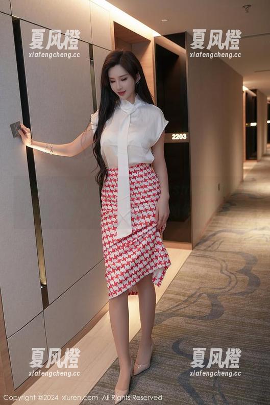 Xiuren秀人网-小茉莉jasmine Xiuren秀人网 - 小茉莉jasmine的奇幻旅程:看“姐姐”的写真如何从容不迫