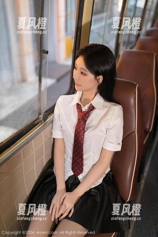 Xiuren秀人网 - 一堂课的嫉妒——桃妖天的教室图库精选，难道学术也能这么有趣？