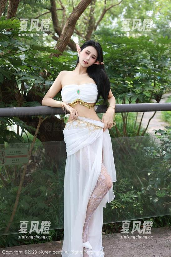 Xiuren秀人网-趁热拿铁latte Xiuren秀人网 - 探索趁热拿铁latte的私房风情,肉丝图片带你走入一个不一样的空间。