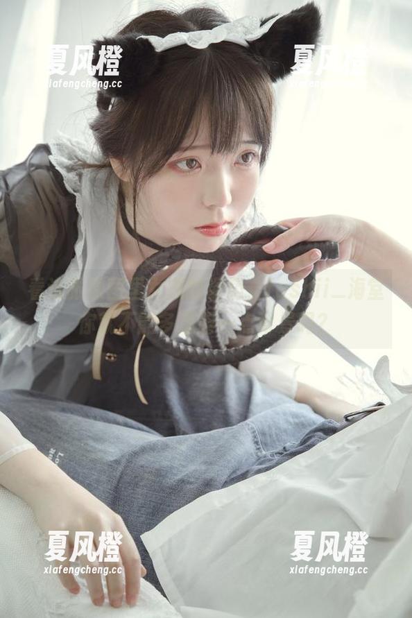 fushii_海堂 看这张原图里女孩的姿势,fushii_海堂你就不能多透露一点背景吗?