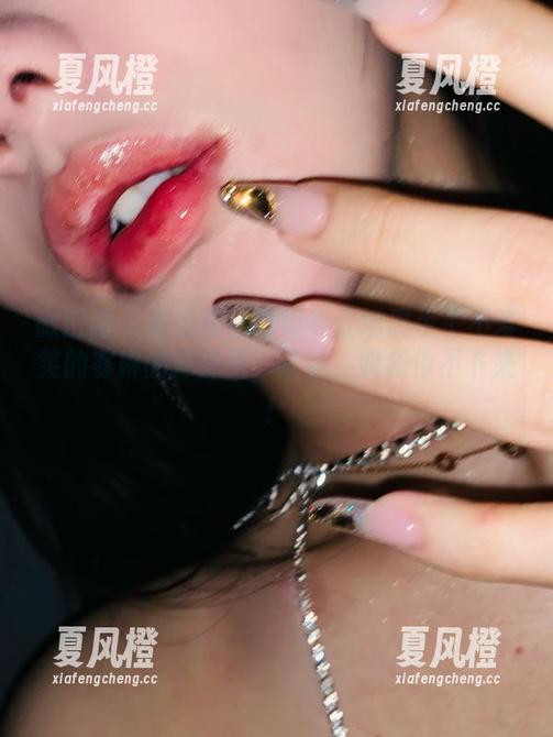 不爱笑的赛琳 微密圈 - 这组写真恰如其分地展示了不爱笑的赛琳的体操服,没错,叫我停不下来!