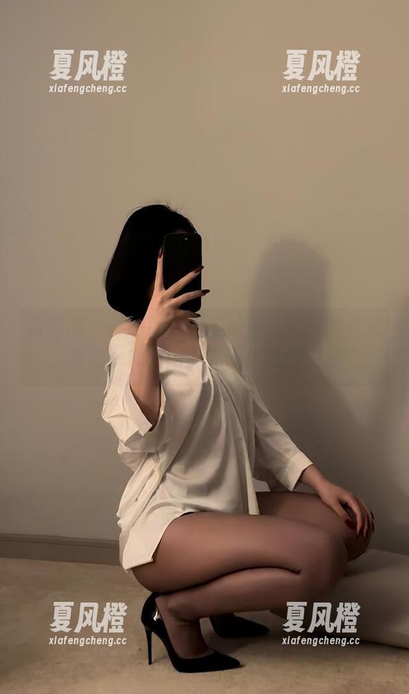 保守的二舅妈 微密圈 - 保守的二舅妈的浴室:照片就像泡沫一样,图库充满生活的气息