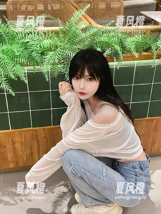 大肉丸Amiee 无圣光,照样美!大肉丸Amiee修女图集教你“苟且”享受