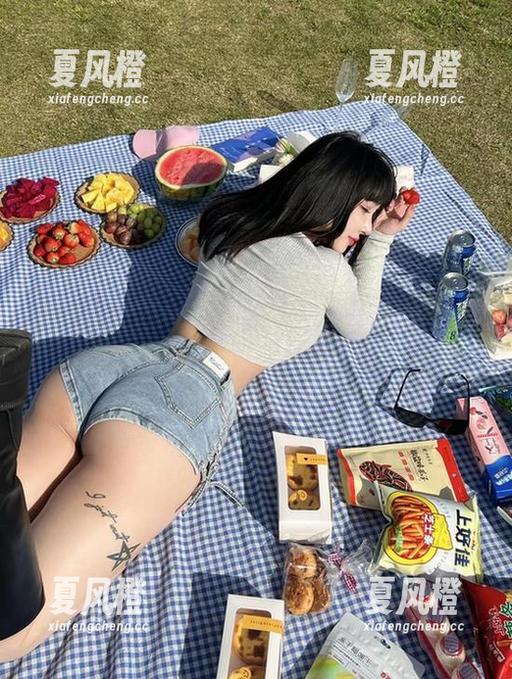 宋昱欣 微密圈 - 水中精灵?宋昱欣最新泳衣图包里的每一张都像是夏日的约定。