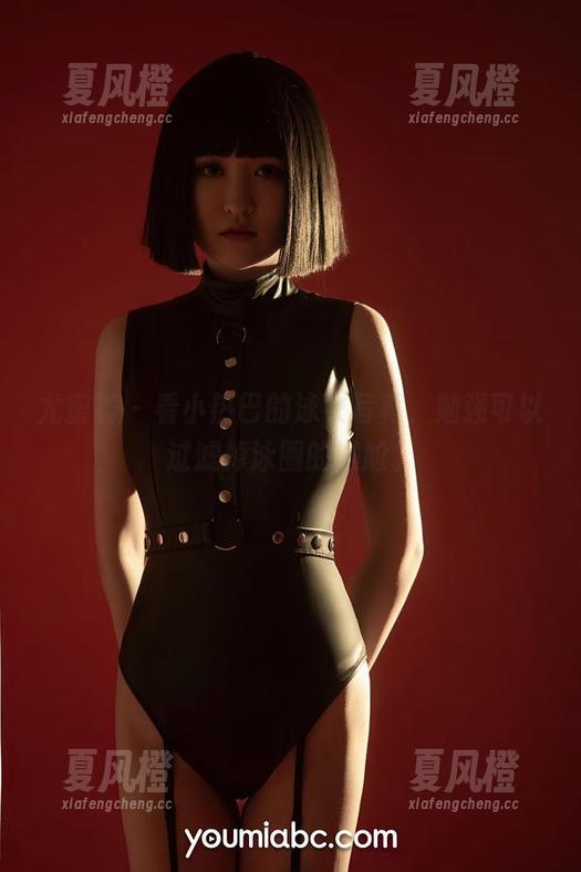 尤蜜荟-小热巴 尤蜜荟 - 看小热巴的泳衣写真,勉强可以过滤掉泳圈的尴尬。