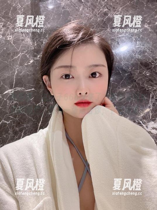 左公子666 微密圈 - 左公子666又来了,带着清纯女白的图包,总有一张适合你,下载起来!