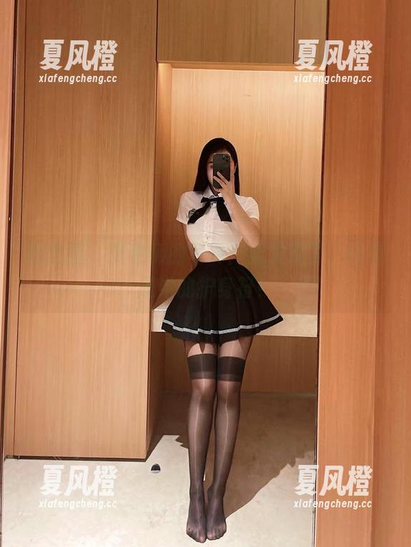 张老师 微密圈 - 张老师的写真:我发现了,绿意是她的护身符!