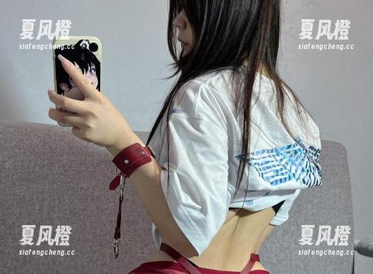 桃沢樱呀 微密圈 - 桃沢樱呀的裸足在线,原图像是召唤我去踏遍每个角落的微妙邀请。