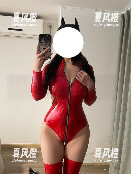桃沢樱呀 微密圈 - 私房桃沢樱呀的红丝束带,真是一种…奇怪的吸引。