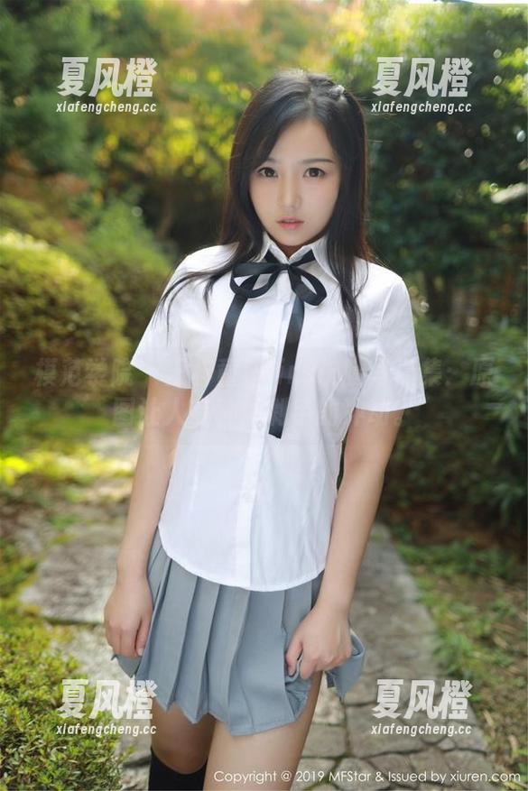 模范学院-王梓童Doirs 模范学院 - 王梓童Doirs长腿写真集:原图让人有种想剁手的冲动。