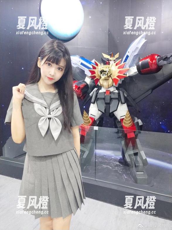 神探火狸狸 神探火狸狸来开派对,浴室里的写真资源玩得挺开心!