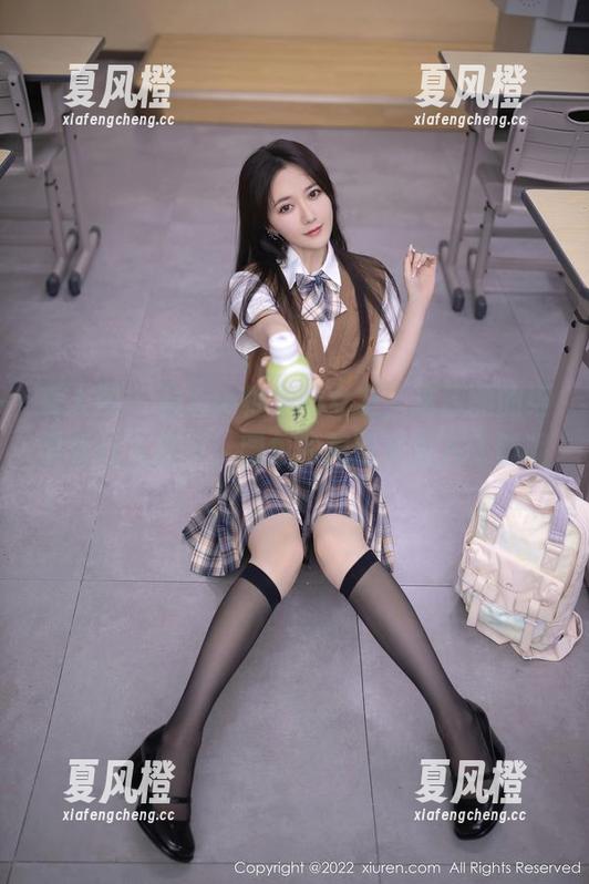 秀人网 - 看Zoe柚柚的女友，这原图的细节真让人想多，图包的局部又引人入胜呢。