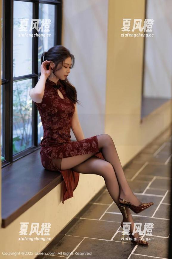 秀人网-易阳Silvia 秀人网 - 易阳Silvia的夏日写真合集:适合给冰淇淋推销员看!