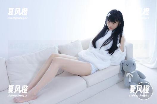 稚乖画册-赤西夜夜 稚乖画册 - 修女与赤西夜夜的写真,原图在轻声细语,似有千言万语...