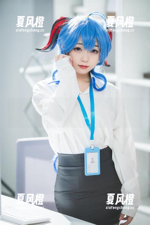 花铃Hana 最新版修女花铃Hanacos,详情请到“我从未见过如此认真的黑白配”处申请。