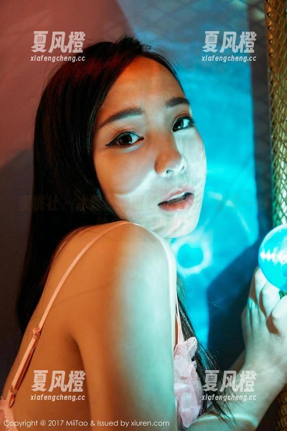 蜜桃社-冰露 蜜桃社 - 冰露姐的图包大公开:分享一秒钟变火辣姐姐!