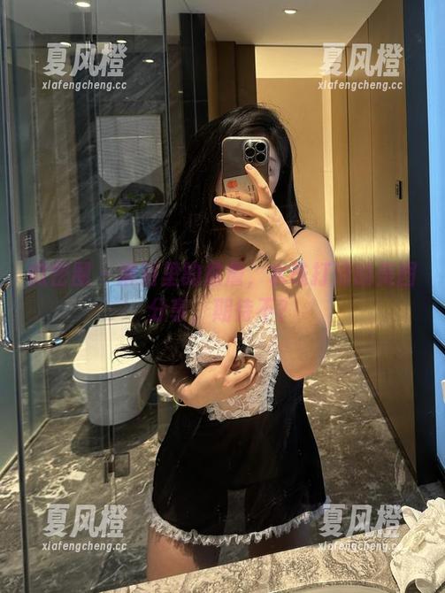 詹詹 微密圈 - 淋浴里的詹詹,水珠打滑的美图分享,期待不?