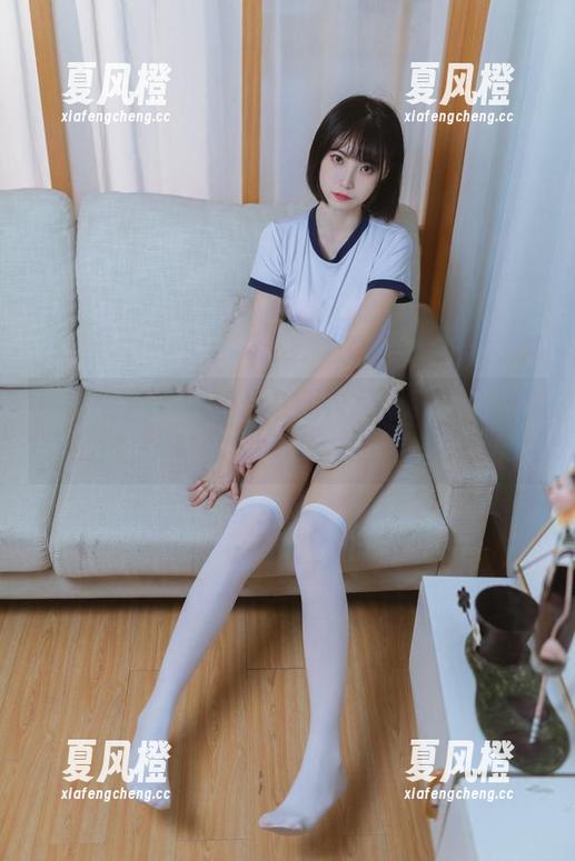 许岚LAN 你能想象许岚LAN在睡衣里的那个调调吗?图包等你来发现!