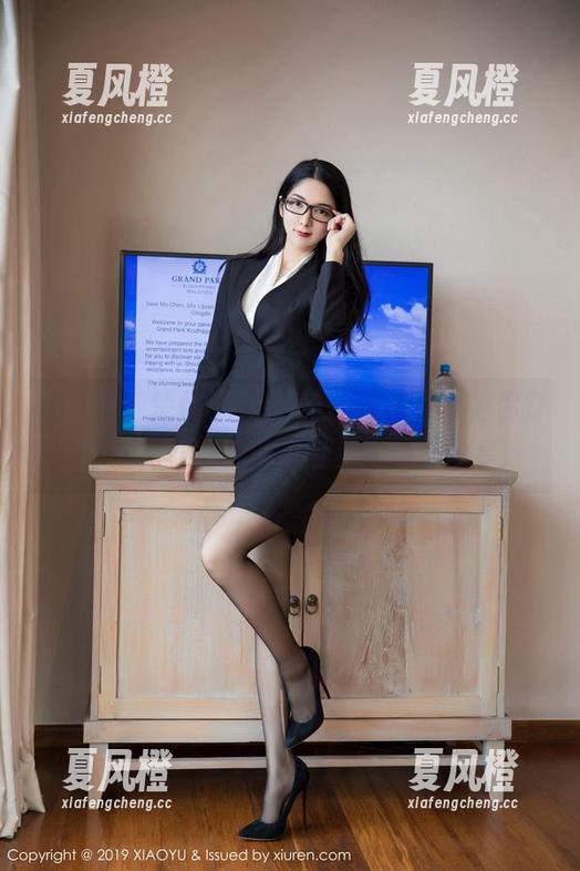 语画界-楚恬Olivia 语画界 - 楚恬Olivia的万圣节,不怕你打扮得丑,就怕你实现咱们的拼图分享!