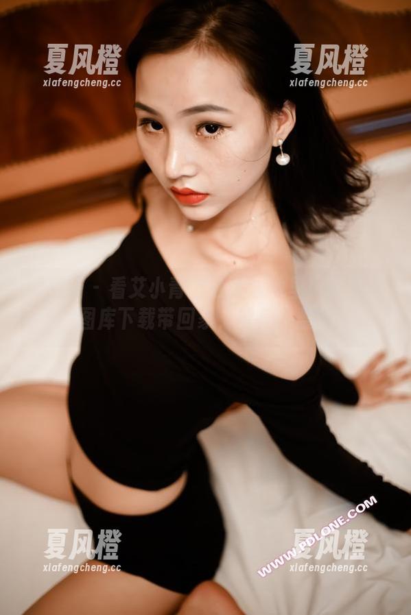 轰趴猫-艾小青 轰趴猫 - 看艾小青怎么在泳池里玩转跑步,图库下载带回家,健身一整年!