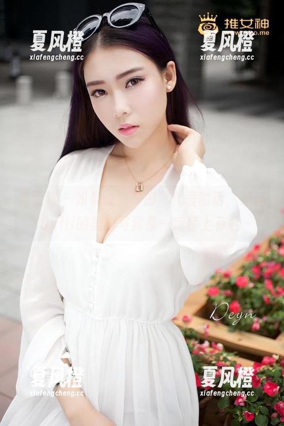 青豆客-思淇Sukiii 青豆客 - 如果说有“脚”代表的话,思淇Sukiii的美脚写真集一定榜上有名~